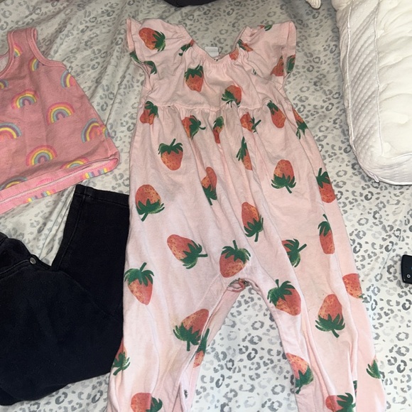 3 Pieces Of Girls Baby Clothes - 18 months - Picture 2 of 7